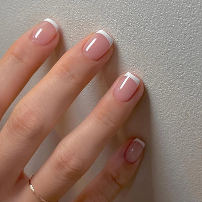 Superbe ongles courts minimalistes français avec 1 lime et 1 gel jelly